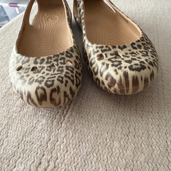 Crocs Cream + Brown Cheetah Print Kadee Ballet Flat Shoe Size 10 Animal Print - Picture 3 of 7